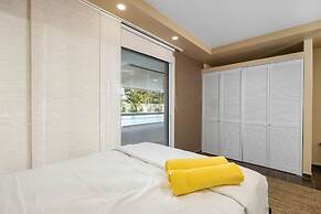 New 5 Bedroom Private Pool Near Superfood