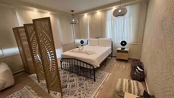 New 5 Bedroom Private Pool Near Superfood