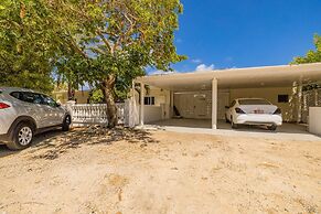 New 5 Bedroom Private Pool Near Superfood