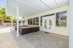 New 5 Bedroom Private Pool Near Superfood