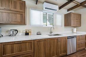 New 5 Bedroom Private Pool Near Superfood