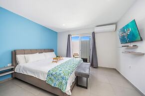 Amazing Studio w Pool Patio Close 2 Palmbeach