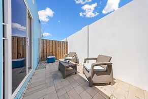 Amazing Studio w Pool Patio Close 2 Palmbeach