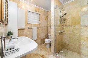 Cozy 1br1ba w Balcony Pool in Great Location