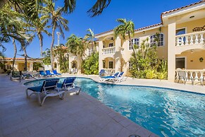 Cozy 1br1ba w Balcony Pool in Great Location