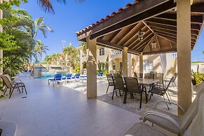 Cozy 1br1ba w Balcony Pool in Great Location