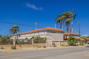 Cozy 1br1ba w Balcony Pool in Great Location