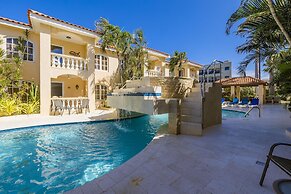 Cozy 1br1ba w Balcony Pool in Great Location