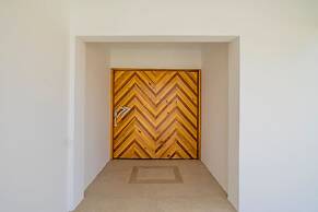 NEW 5br5 5BA Villa Private Pool Close 2 Beach