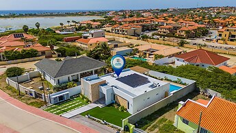 NEW 5br5 5BA Villa Private Pool Close 2 Beach