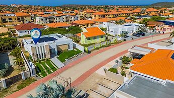 NEW 5br5 5BA Villa Private Pool Close 2 Beach