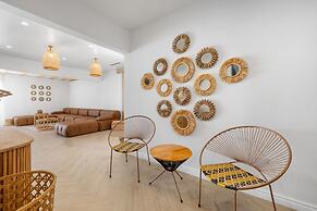 NEW 5br5 5BA Villa Private Pool Close 2 Beach