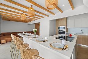 NEW 5br5 5BA Villa Private Pool Close 2 Beach