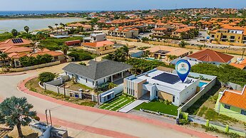 NEW 5br5 5BA Villa Private Pool Close 2 Beach