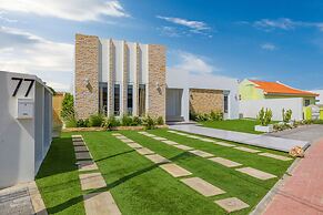 NEW 5br5 5BA Villa Private Pool Close 2 Beach