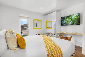 NEW 5br5 5BA Villa Private Pool Close 2 Beach