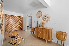 NEW 5br5 5BA Villa Private Pool Close 2 Beach