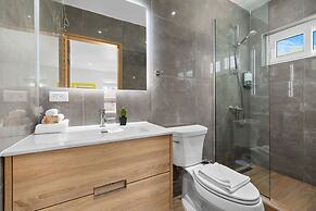 NEW 5br5 5BA Villa Private Pool Close 2 Beach