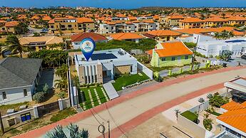 NEW 5br5 5BA Villa Private Pool Close 2 Beach