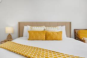 NEW 5br5 5BA Villa Private Pool Close 2 Beach