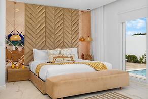 NEW 5br5 5BA Villa Private Pool Close 2 Beach