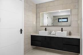 NEW 9BR Jacuzzi Pool Games Amazinglocation