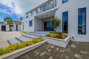 NEW 9BR Jacuzzi Pool Games Amazinglocation