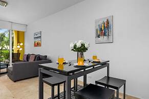 Charming 1br1ba Condo in Great Location With Pool