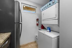 Charming 1br1ba Condo in Great Location With Pool