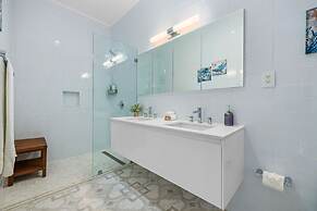 Oceanside Luxury The Cove Palm Beach 2BR 2 5BA