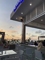 Oceanside Luxury The Cove Palm Beach 2BR 2 5BA