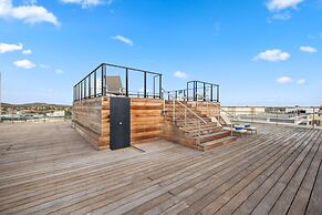 Oceanside Luxury The Cove Palm Beach 2BR 2 5BA