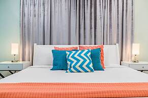 Oceanside Luxury The Cove Palm Beach 2BR 2 5BA