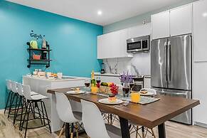 Oceanside Luxury The Cove Palm Beach 2BR 2 5BA