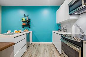 Oceanside Luxury The Cove Palm Beach 2BR 2 5BA