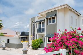 Poolside Apt Ibiza Poolside Apt -2 bd 2 Bath-kitchen-modern Hotel