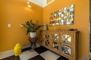 Poolside Apt Ibiza Poolside Apt -2 bd 2 Bath-kitchen-modern Hotel