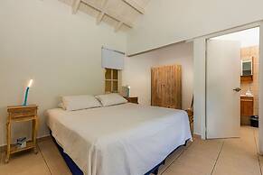 Poolside Apt Ibiza Poolside Apt -2 bd 2 Bath-kitchen-modern Hotel