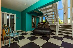 Poolside Apt Ibiza Poolside Apt -2 bd 2 Bath-kitchen-modern Hotel