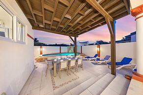 Sleeps 11 6 Bedrooms Privatepool Outdoor Dining