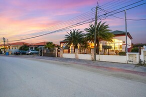 Sleeps 11 6 Bedrooms Privatepool Outdoor Dining