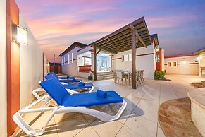 Sleeps 11 6 Bedrooms Privatepool Outdoor Dining