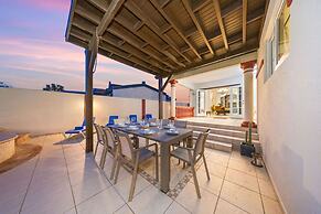 Sleeps 11 6 Bedrooms Privatepool Outdoor Dining