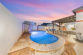 Sleeps 11 6 Bedrooms Privatepool Outdoor Dining
