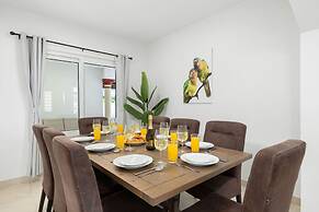 Sleeps 11 6 Bedrooms Privatepool Outdoor Dining