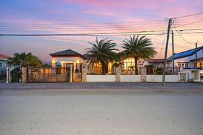 Sleeps 11 6 Bedrooms Privatepool Outdoor Dining