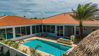 The Court Villa - 8 Bed 8 5 Bath