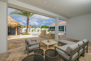 The Court Villa - 8 Bed 8 5 Bath