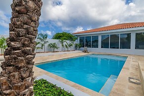 The Court Villa - 8 Bed 8 5 Bath