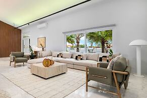 The Court Villa - 8 Bed 8 5 Bath